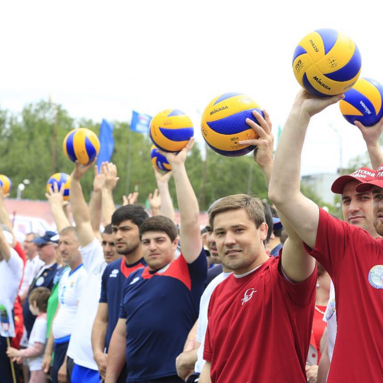 Махачкала спортивные. Рамазан Абдулатипов волейбол. Волейбол Дагестан Абдулатипов. Фестиваль волейбола. Волейбол Дагестан.