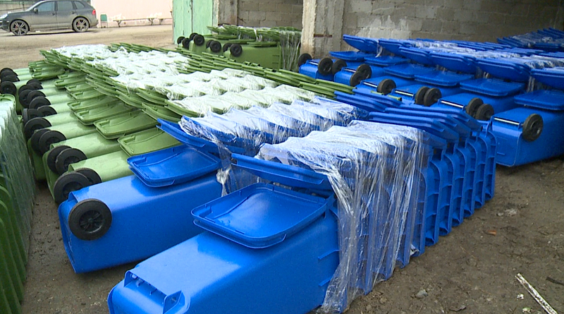 На улицах Махачкалы установят 1013 новых мусорных контейнеров