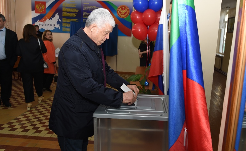 Хизри Шихсаидов проголосовал на выборах президента России