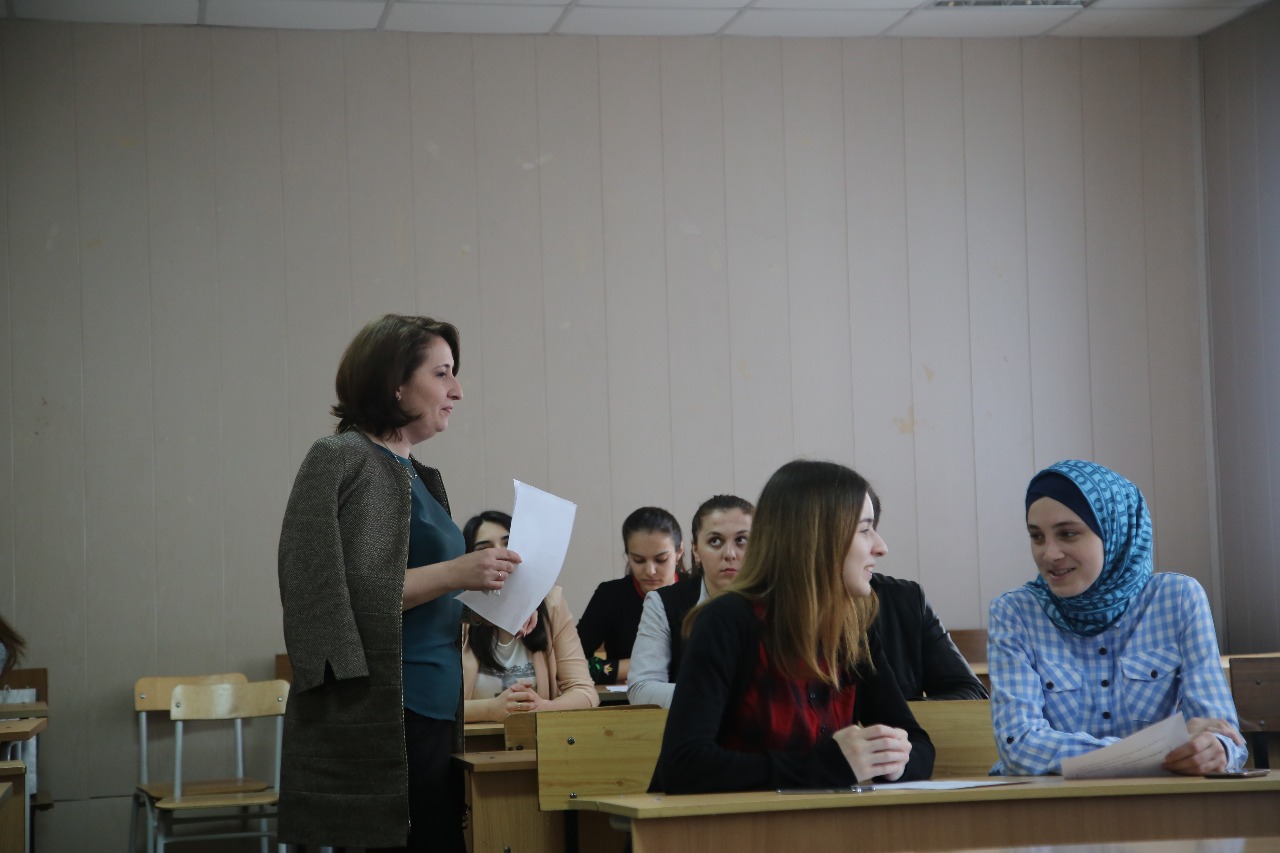 В ДГУ проходят языковые курсы для волонтеров ЧЕ-2018 по борьбе