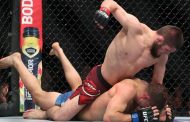 Хабиб Нурмагомедов завоевал пояс чемпиона UFC