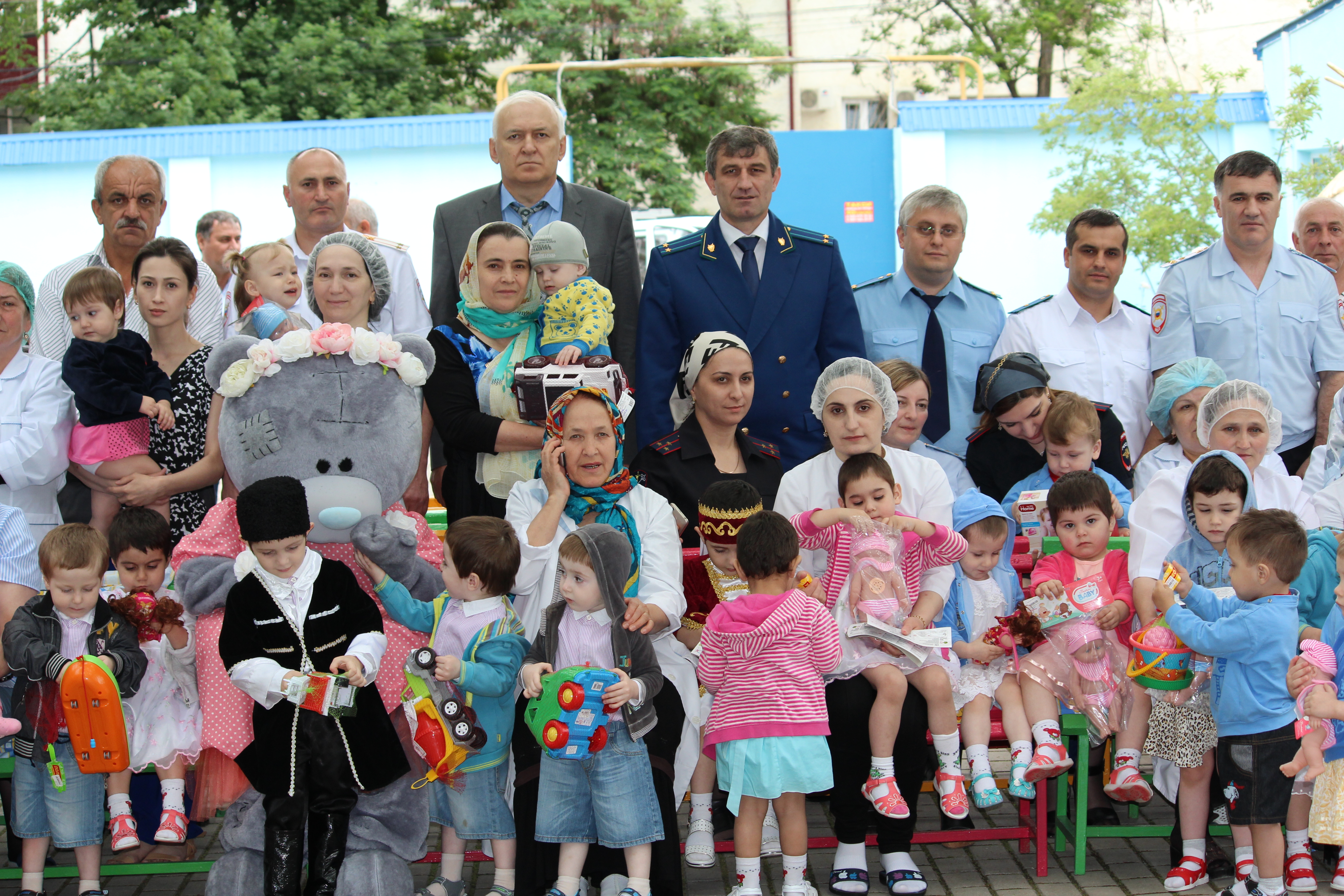 Коллектив Россельхознадзора Дагестана посетил дом ребенка в Буйнакске