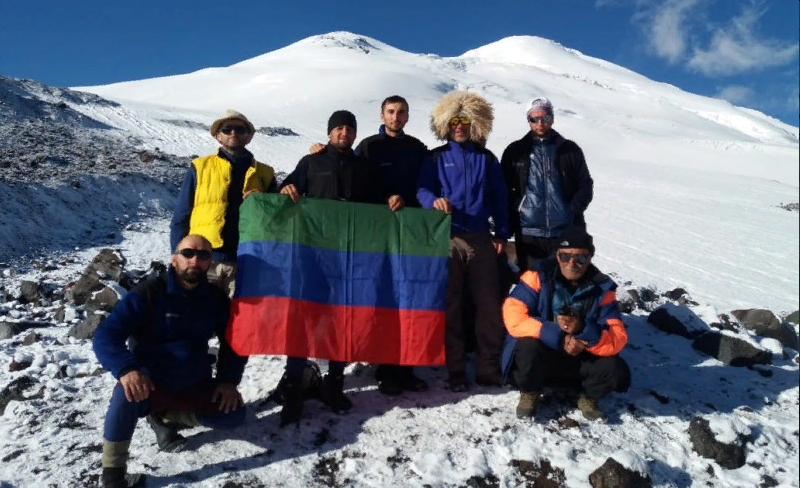 Дагестанские альпинисты покорили Восточную вершину Эльбруса
