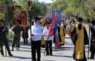 Около двух тысяч человек прошли крестным ходом по улицам Кизляра