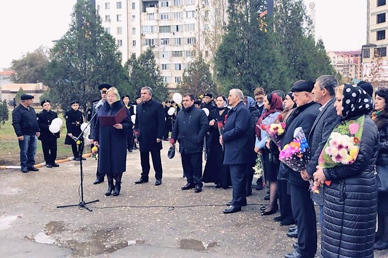 В Каспийске вспомнили жертв теракта 1996 года