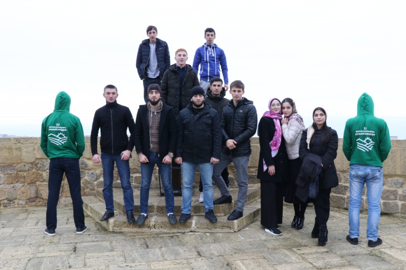 Участники Всекавказского форума сельской молодежи посетили Дербент