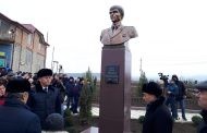 В Дагестане установили бюст Героя России Магомеда Нурбагандова