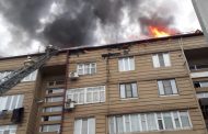 В Дербенте загорелась крыша жилой многоэтажки