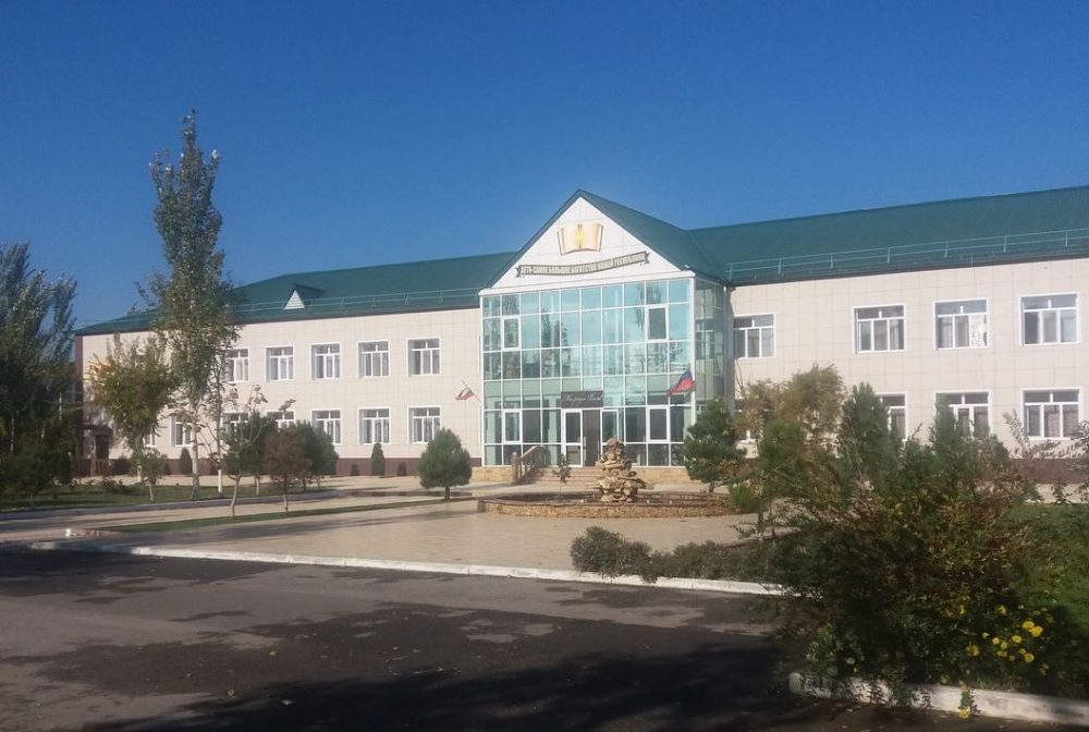 Временно отстранен от должности директор детского дома в Каспийске