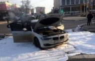 В Махачкале автомобиль BMW загорелся после столкновения с автобусом