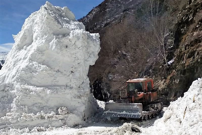 Дорога в Тляратинском районе, перекрытая лавиной, расчищена