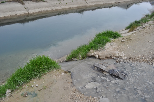 Власти Махачкалы два года не устраняли сток канализации в КОР
