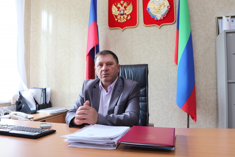 Докузпаринский район временно возглавил Ахмед Ахмедов