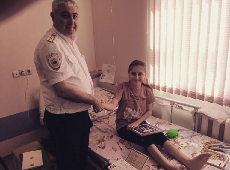 Девочке из Буйнакского района, которая находится на лечении в Москве, помогли получить паспорт