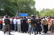 У спорного знака на границе Чечни и Дагестана были задержаны 19 человек