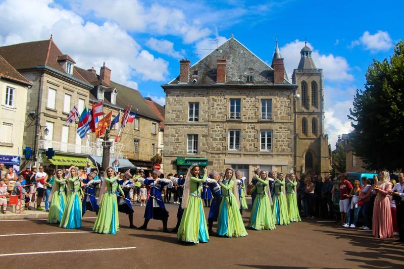 Дагестанцы принимают участие в Международном фольклорном фестивале во Франции