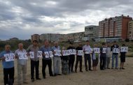 Жители Каспийска провели пикет против строительства отеля на набережной. Мэрия утверждает, что строит «стену»
