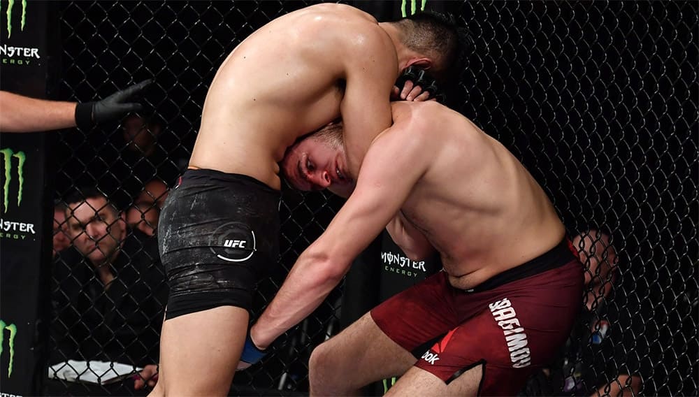 Хадис Ибрагимов потерпел первое поражение в карьере в дебютном бое в UFC