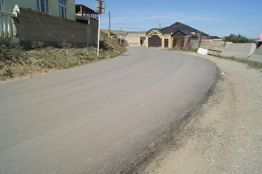 В Буйнакском районе ремонтируют внутрисельские дороги местного значения