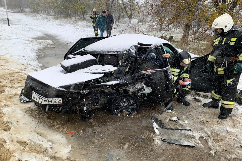 Водитель из Каякентского района погиб при столкновении двух «Приор»