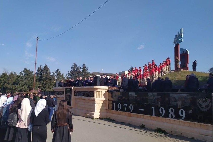 В Хасавюрте прошла церемония закрытия вахты памяти