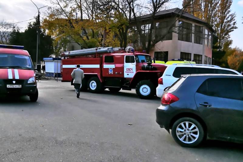 Полиция ищет бомбу в администрации Махачкалы