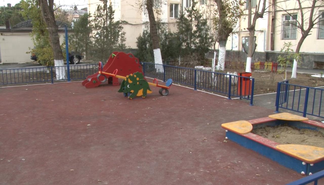 В Каспийске благоустроен двор по программе «Комфортная городская среда»