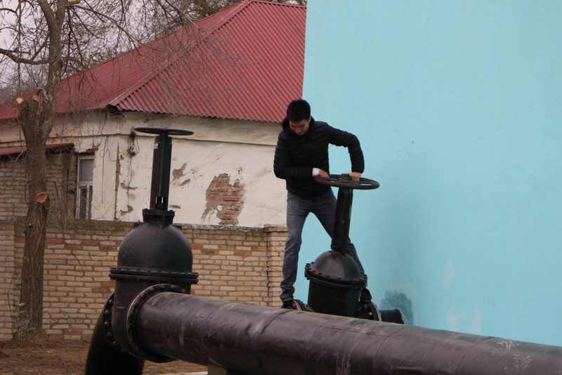 Кизлярские власти сократят подачу воды из-за ее дефицита в городе