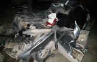 В Левашинском районе легковой автомобиль врезался в стоявший на обочине КамАЗ