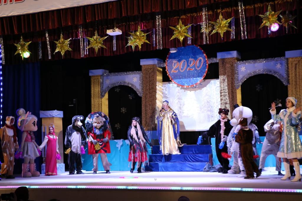 В Казбековском районе показали праздничное представление «Волшебство новогодних огоньков»