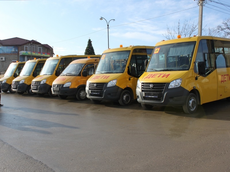 Шесть школ Сергокалинского района получили новые автобусы