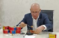 Министр природы Дагестана лично продегустировал кильку в томате (ФОТО, ВИДЕО)