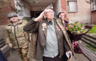 В Кизляре для ветерана Великой Отечественной провели персональный парад (ФОТО)