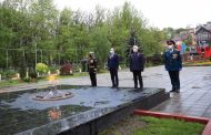 Владимир Васильев возложил цветы к Вечному огню в Махачкале