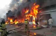 МЧС устанавливает причины пожара на рынке у Южной автостанции в Махачкале