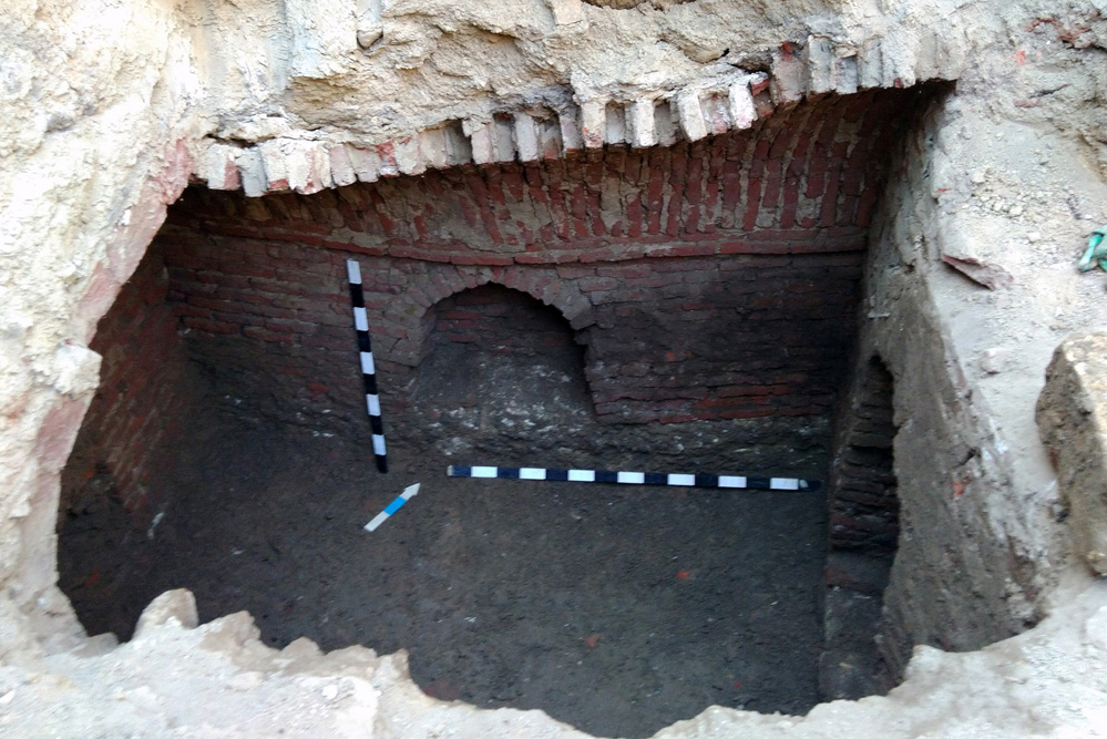 Археологи обнаружили в Дербенте здание с утварью периода XI – начала XIII века