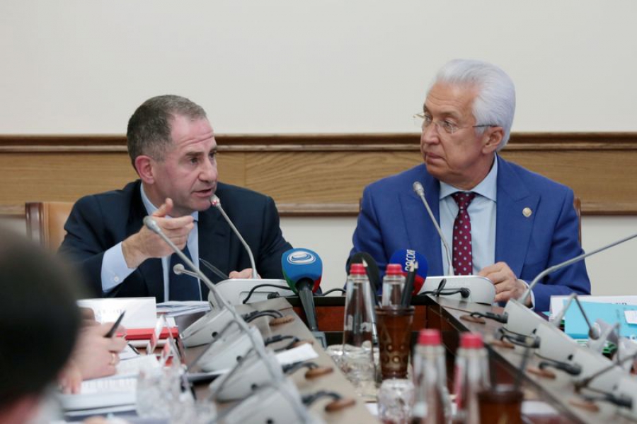 Глава Дагестана обсудил вопрос водоснабжения с Михаилом Бабичем