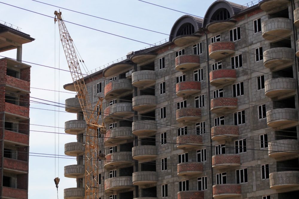 Жители Дагестана, согласно аналитическим расчетам, дольше других откладывают деньги на покупку дома