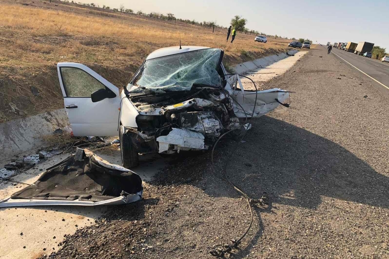 На трассе в Калмыкии столкнулись машины из Дагестана: двое погибших