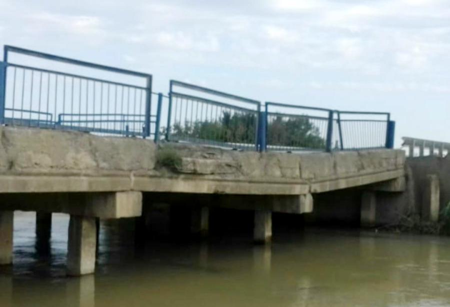 Временно ограничено движение по мосту через канал Юзбаш