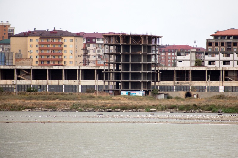 Прокуратура потребовала от министра Карачаева обеспечить охрану озера Ак-Гёль