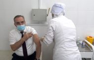 Глава минздрава Дагестана сделал прививку от ковида