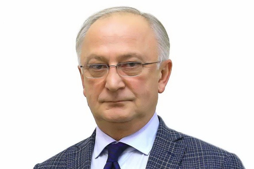Меликов назначил Амирханова председателем правительства