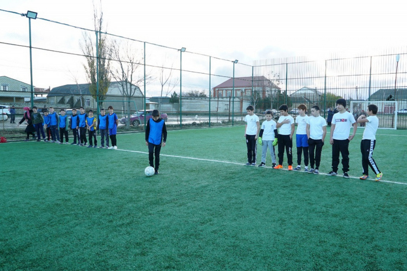 В Каякентском районе по программе «100 школ» построили футбольное поле
