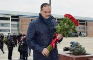 Сергей Меликов почтил память правоохранителей, погибших во время кизлярских и первомайских событий 1996 года