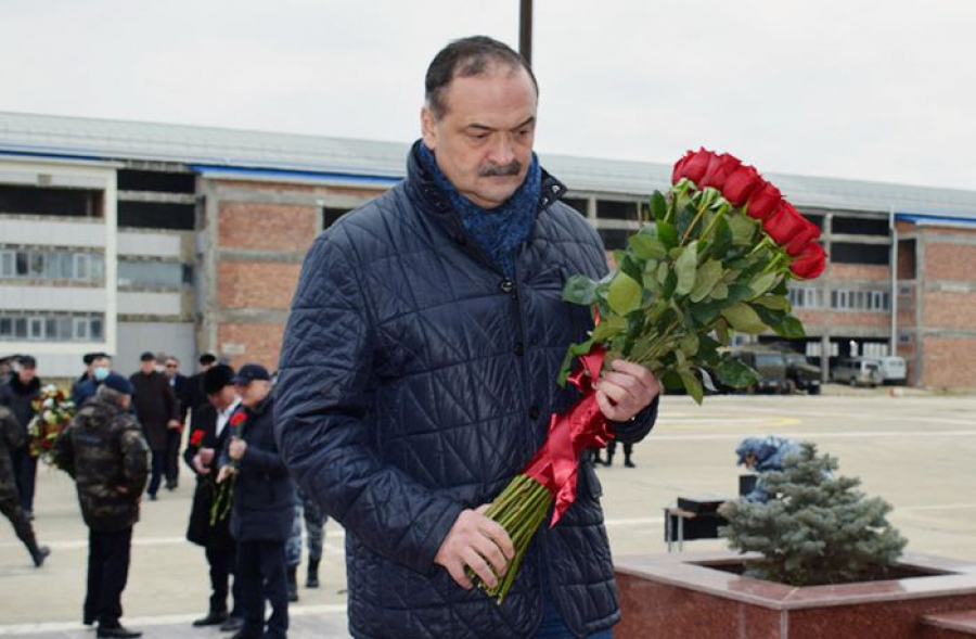 Сергей Меликов почтил память правоохранителей, погибших во время кизлярских и первомайских событий 1996 года