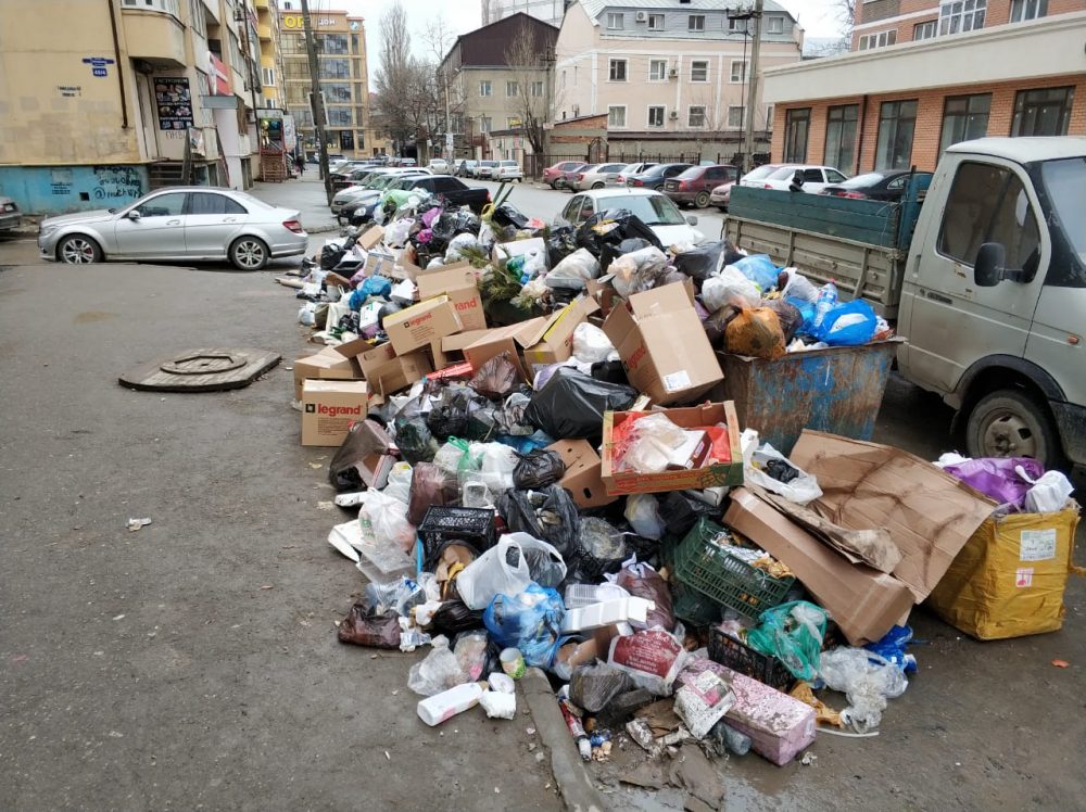 Компания «Лидер» вновь прекратила вывоз мусора в Махачкале и Каспийске, требуя установления тарифа
