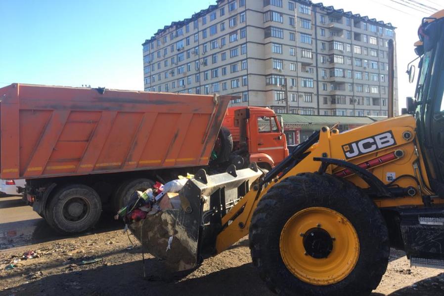 Около 1,5 тыс. человек прибыли в Махачкалу на уборку мусора