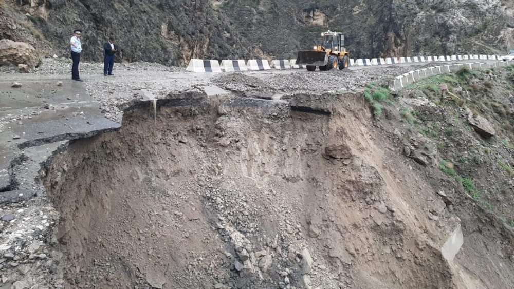 Ливни в горах Дагестана размыли дороги и подтопили более 80 домов