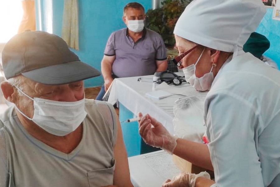 Жителям отдаленных сел Кайтагского района облегчили возможность вакцинироваться